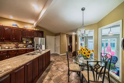 Kitchen - 446 Carson Way, Paducah, KY 42003 photo 3 of 3
