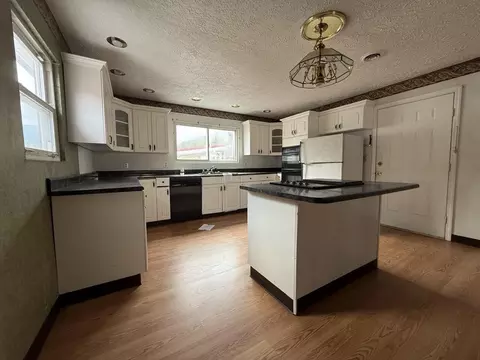 Kitchen - 432 First St, Lynch, KY 40855 photo 1 of 3