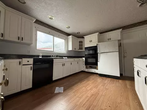 Kitchen - 432 First St, Lynch, KY 40855 photo 3 of 3