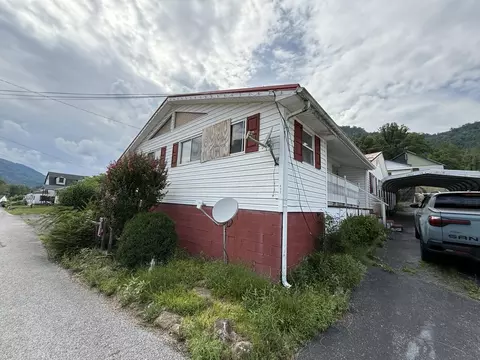 Other - 432 First St, Lynch, KY 40855 photo 2 of 8