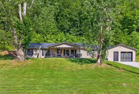 7045 White Oak Rd, Junction City, KY 40440