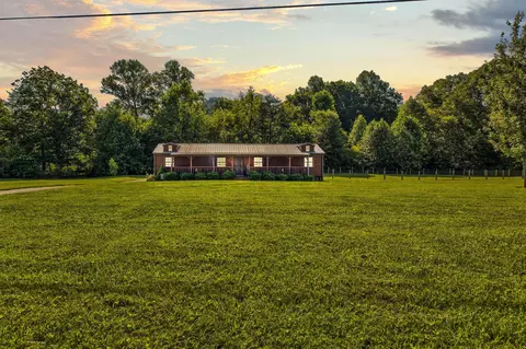 975 Clay Lick Rd, Jeffersonville, KY 40337