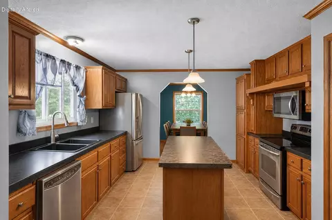 Kitchen - 2950 Stringtown Rd, Corinth, KY 41010 photo 3 of 3
