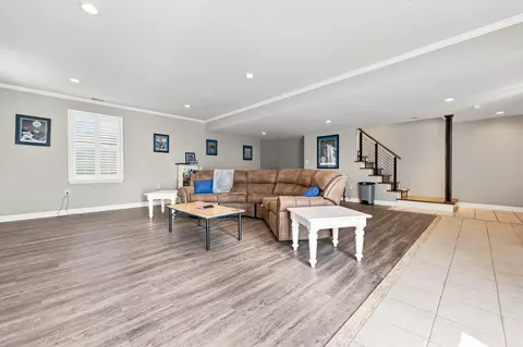 Living - 122 Squires Pointe Rd, Paris, KY 40361 photo 5 of 5
