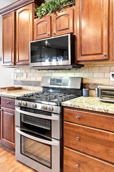 Kitchen - 122 Squires Pointe Rd, Paris, KY 40361 photo 6 of 9