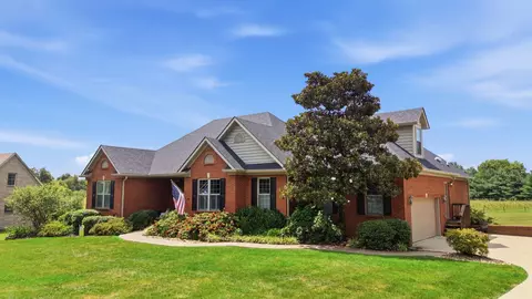 Exterior - 122 Squires Pointe Rd, Paris, KY 40361 photo 5 of 28