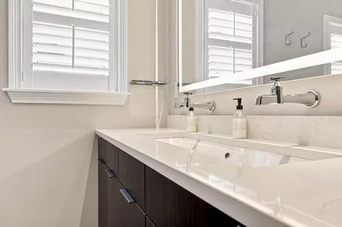 Bath - 122 Squires Pointe Rd, Paris, KY 40361 photo 6 of 11