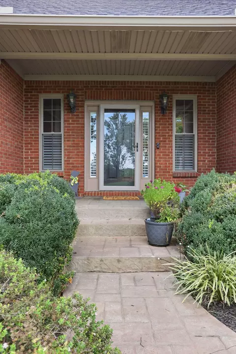 Exterior - 122 Squires Pointe Rd, Paris, KY 40361 photo 6 of 28
