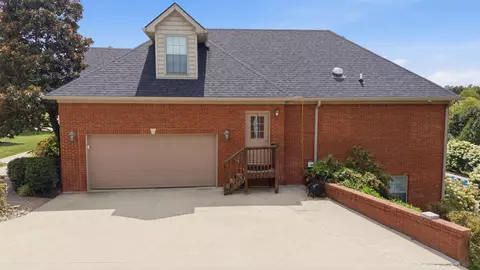 Exterior - 122 Squires Pointe Rd, Paris, KY 40361 photo 23 of 28