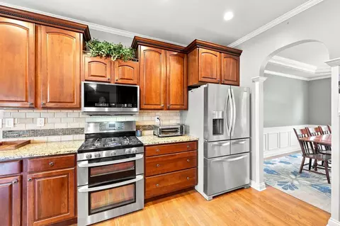 Kitchen - 122 Squires Pointe Rd, Paris, KY 40361 photo 7 of 9