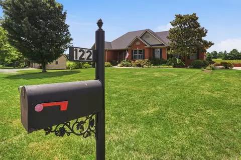 Exterior - 122 Squires Pointe Rd, Paris, KY 40361 photo 3 of 28