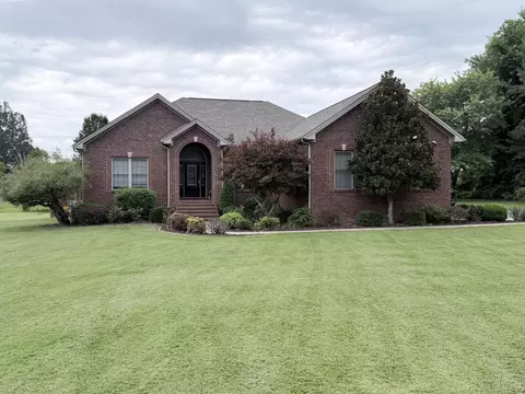 121 Pioneer Ln, Calvert City, KY 42029