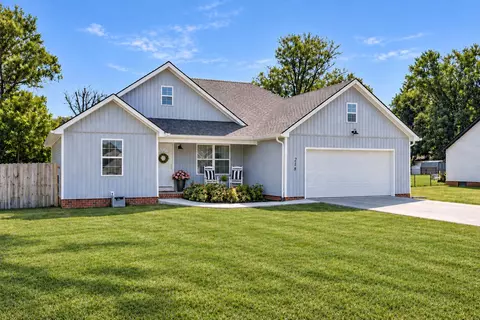 218 Dean Dr, Harrodsburg, KY 40330