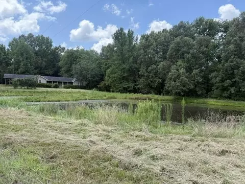 8120 Woodville Rd, West Paducah, KY 42086