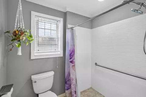 Bath - 67 Johnson Ln, Corbin, KY 40701 photo 2 of 2