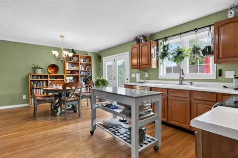 Kitchen - 67 Johnson Ln, Corbin, KY 40701 photo 4 of 6