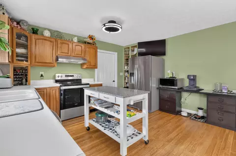 Kitchen - 67 Johnson Ln, Corbin, KY 40701 photo 2 of 6