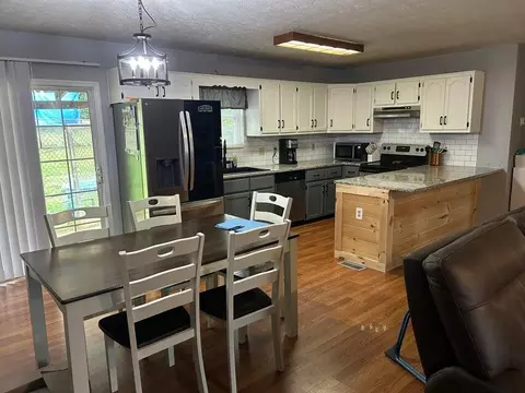 Kitchen - 39 Dustin Ln, Eubank, KY 42567 photo 1 of 2