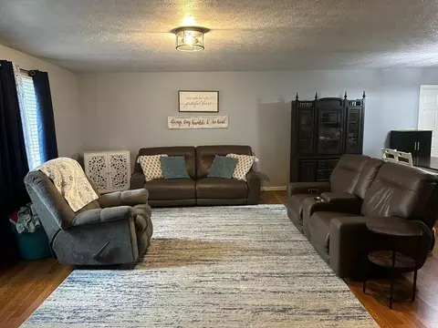 Living - 39 Dustin Ln, Eubank, KY 42567 photo 1 of 2