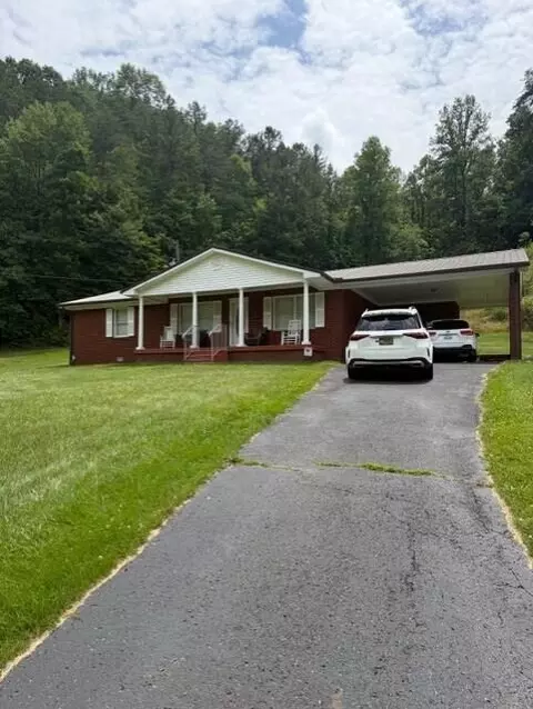 4589 Abbott Creek Rd, Prestonsburg, KY 41653