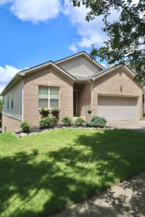 881 Lauderdale Dr, Lexington, KY 40515