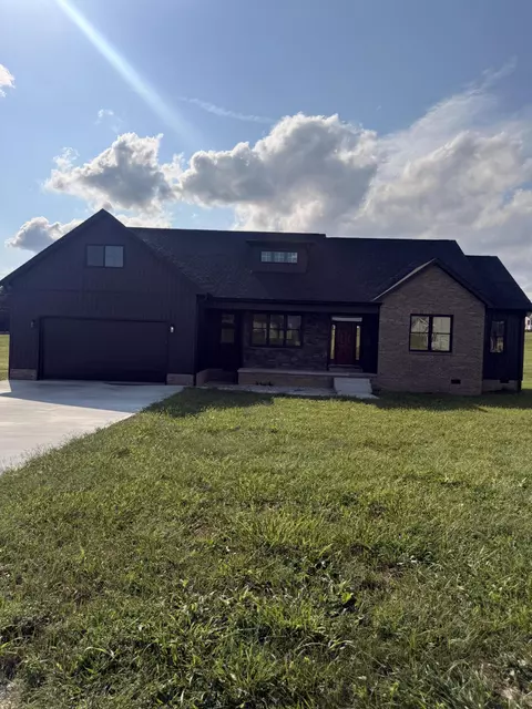 911 Milward Dr, Harrodsburg, KY 40330