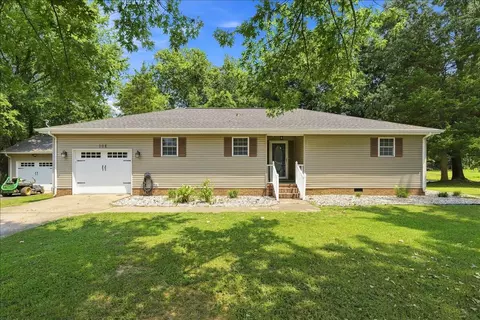 102 Wendy Dr, Eddyville, KY 42038