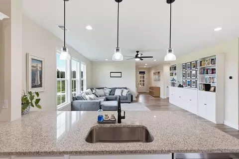 Kitchen - 181 Crossing View Dr, Berea, KY 40403 photo 4 of 5