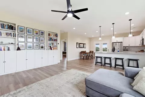 Living - 181 Crossing View Dr, Berea, KY 40403 photo 1 of 1