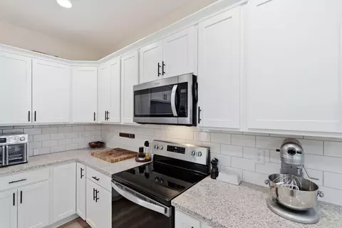 Kitchen - 181 Crossing View Dr, Berea, KY 40403 photo 5 of 5