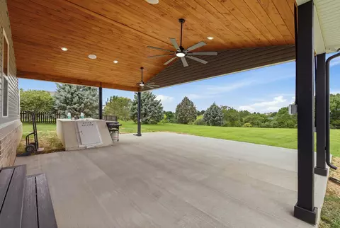 Exterior - 181 Crossing View Dr, Berea, KY 40403 photo 3 of 4
