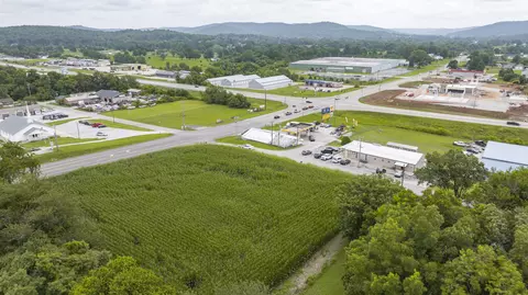 000 Surrey Hill Rd, Monticello, KY 42633