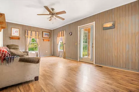 Living - 520 Singing Hills Rd, Corbin, KY 40701 photo 1 of 3