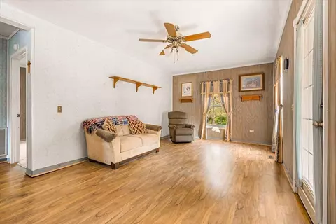 Living - 520 Singing Hills Rd, Corbin, KY 40701 photo 2 of 3