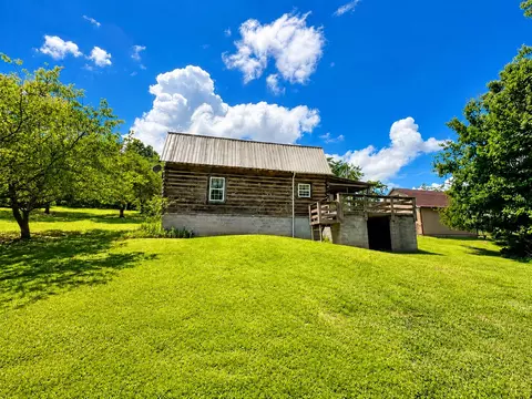 Exterior - 520 Singing Hills Rd, Corbin, KY 40701 photo 1 of 15