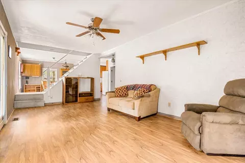 Living - 520 Singing Hills Rd, Corbin, KY 40701 photo 3 of 3