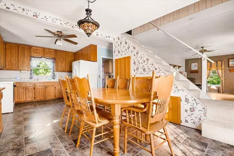 Dining - 520 Singing Hills Rd, Corbin, KY 40701 photo 2 of 2