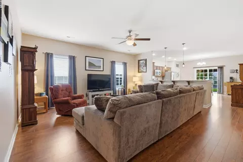 Living - 120 Stephen Dr, Georgetown, KY 40324 photo 1 of 2