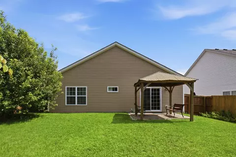 Exterior - 120 Stephen Dr, Georgetown, KY 40324 photo 6 of 7