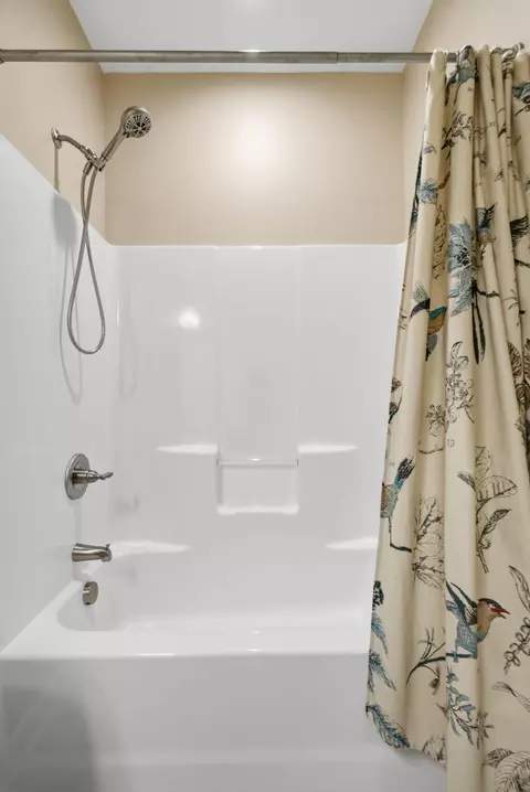 Bath - 120 Stephen Dr, Georgetown, KY 40324 photo 3 of 3