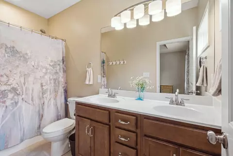 Bath - 120 Stephen Dr, Georgetown, KY 40324 photo 1 of 3