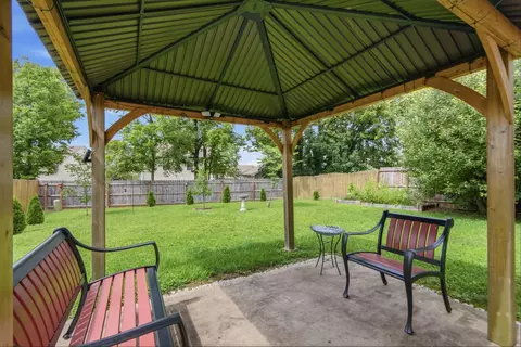 Exterior - 120 Stephen Dr, Georgetown, KY 40324 photo 2 of 7