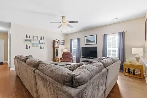 Living - 120 Stephen Dr, Georgetown, KY 40324 photo 2 of 2