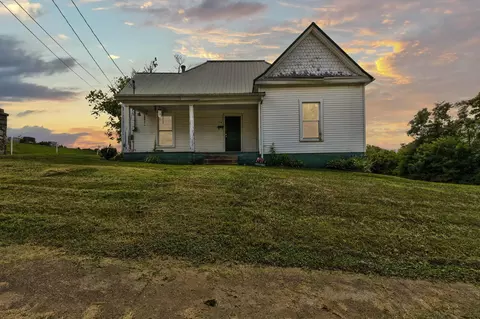 534 E Locust St, Mount Sterling, KY 40353