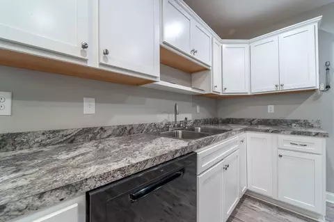 Kitchen - 103 Davis St, Berea, KY 40403 photo 3 of 3