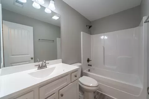 Bath - 103 Davis St, Berea, KY 40403 photo 3 of 3