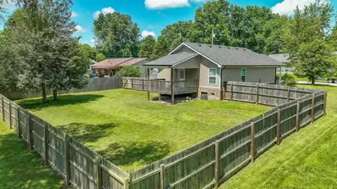 Exterior - 103 Davis St, Berea, KY 40403 photo 12 of 12