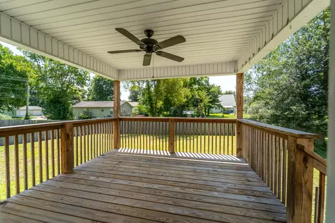 Exterior - 103 Davis St, Berea, KY 40403 photo 3 of 12