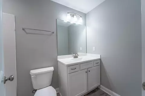 Bath - 103 Davis St, Berea, KY 40403 photo 1 of 3