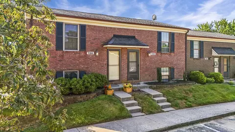 798 Spring Meadows Dr, Lexington, KY 40504